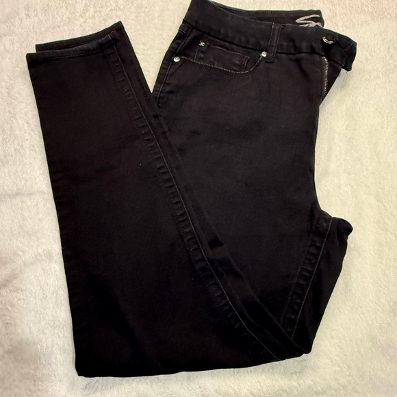 Seven7 Black Skinny Jeans Modern Sleek Fit - Picture 2 of 7